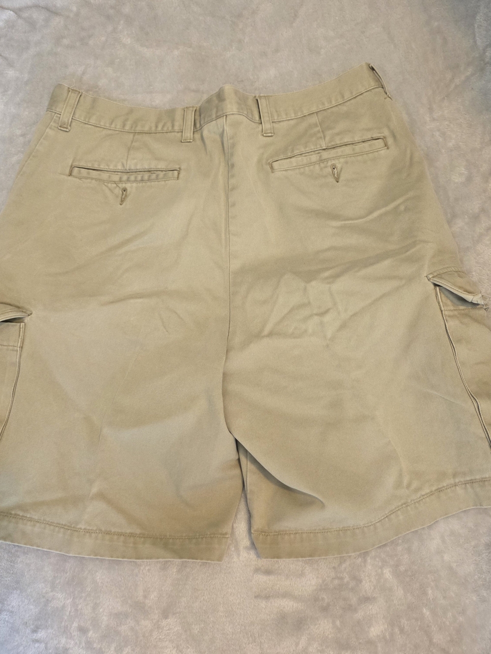 Eddie Bauer Men's Cargo Shorts in Khaki